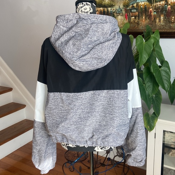 PINK windbreaker - Picture 8 of 11